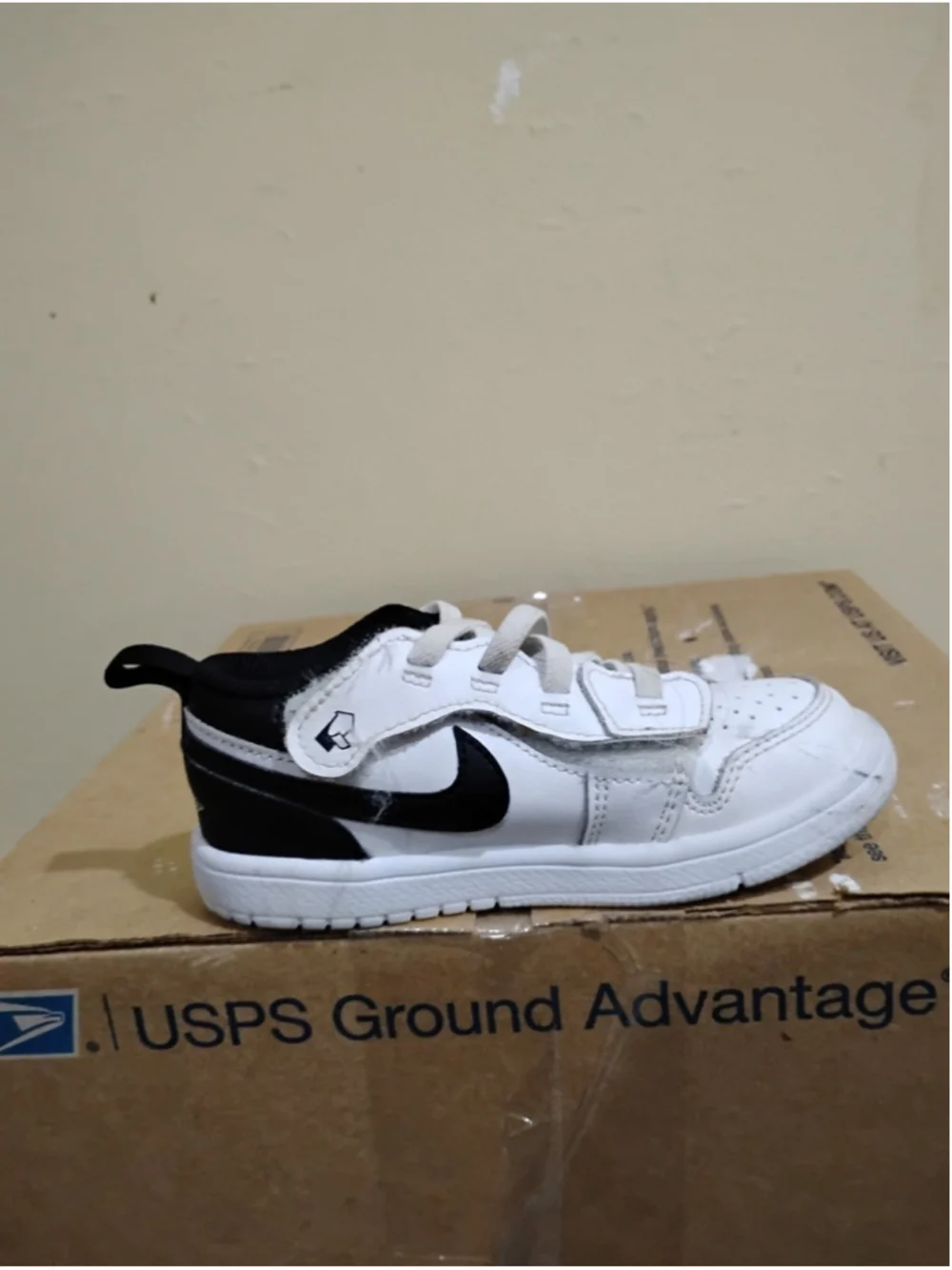 Jordan 1 Low ALT Toddler Size 9 White Black Low Top Lifestyle Shoes DR9747-132